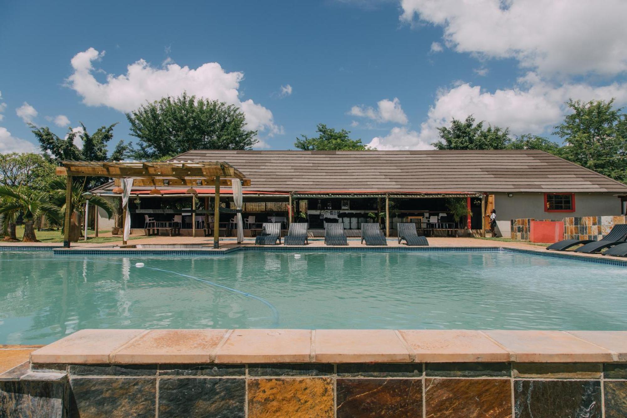 Kruger View Chalets Малелейн Екстериор снимка