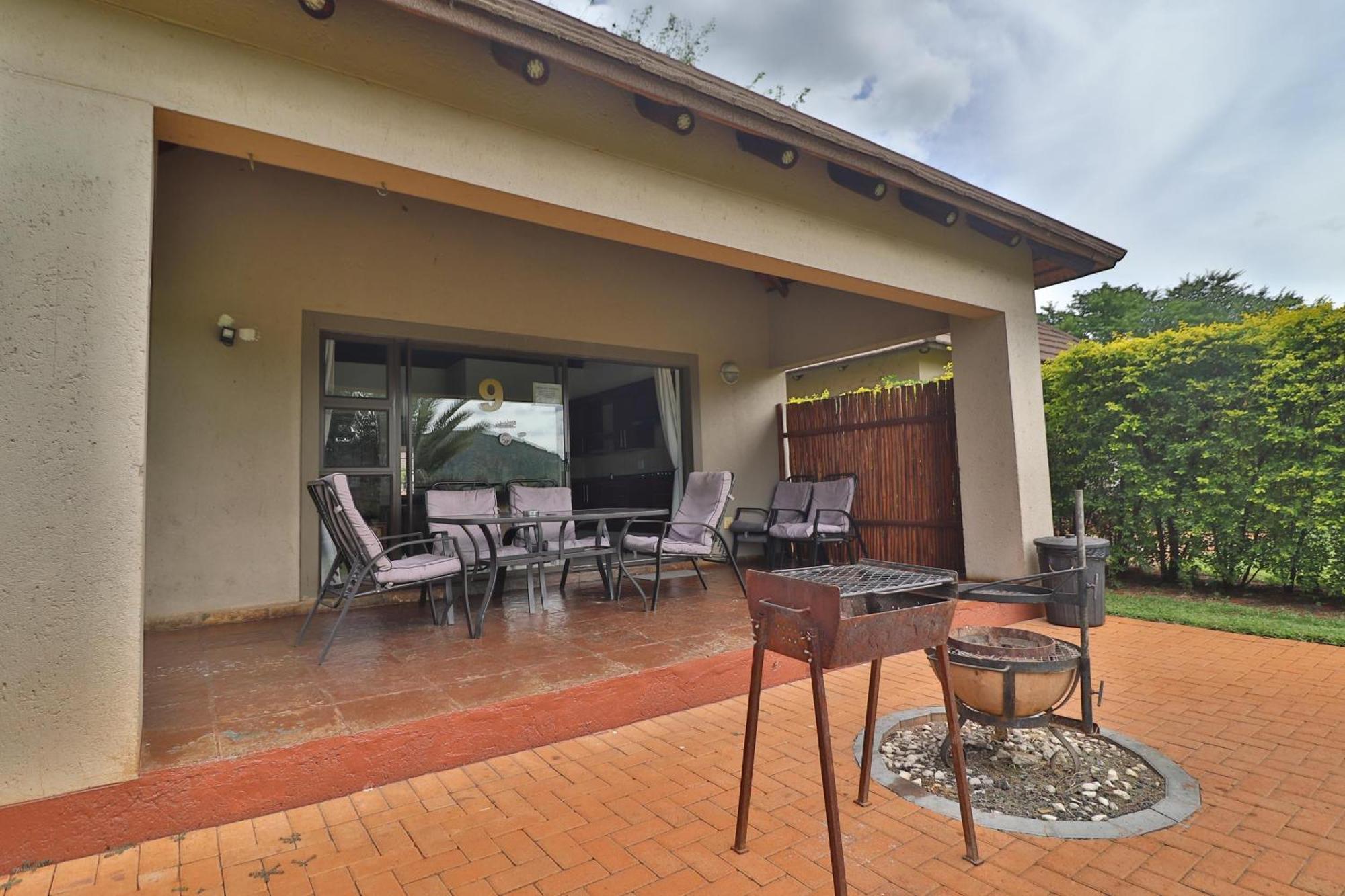 Kruger View Chalets Малелейн Екстериор снимка